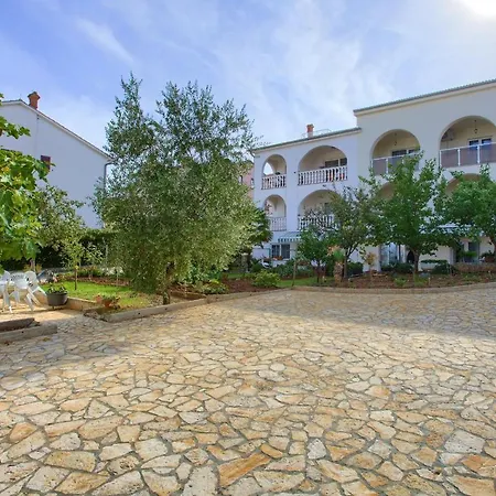 Apartmani Mara Matic Malinska Exterior photo