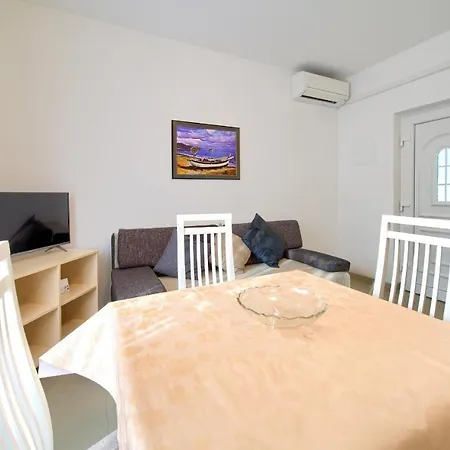 Apartmani Mara Matic Malinska Exterior photo
